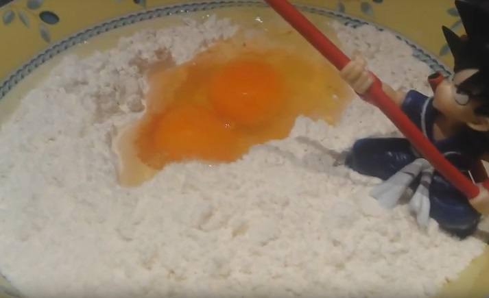 harina y huevos para la pasta
