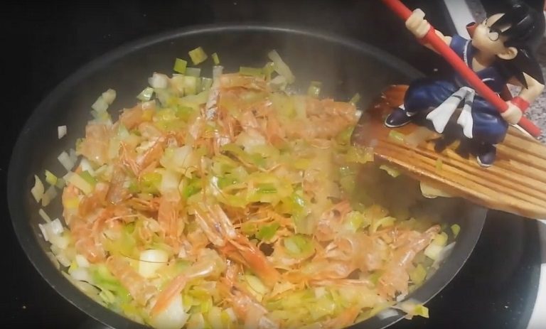 Salsa para los raviolis de gambas con almejas.